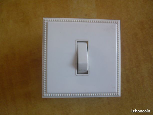 LEGRAND CHAMBORD Double interrupteurs simple allumage vertical LEGRAND CHAMBORD Double interrupteurs simple allumage vertical