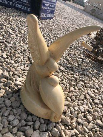 Statuette en porcelaine