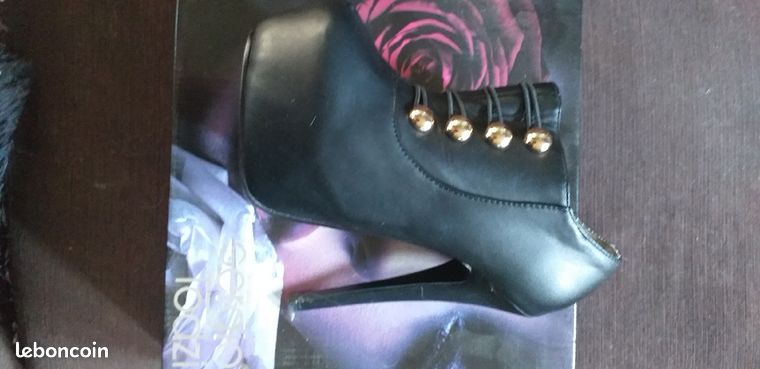 Chaussure talon haut et plateforme femme