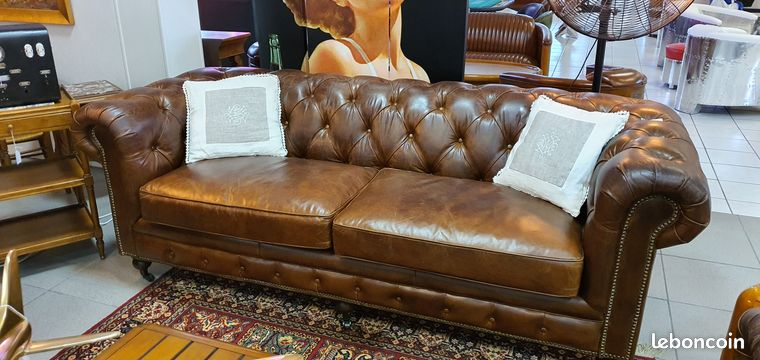 Canapé 3 pl CHESTERFIELD cuir vintage havane