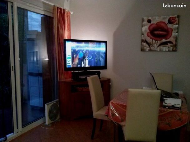 Lavandou à 300m de la plage st clair T2 jardin