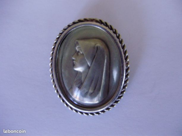 Broche ancienne Religieuse Sainte Vierge