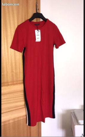 Robe rouge rayé