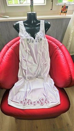 Fond de robe / combinaison 100 % nylon dentelles NYLSTAR neuve T 40
