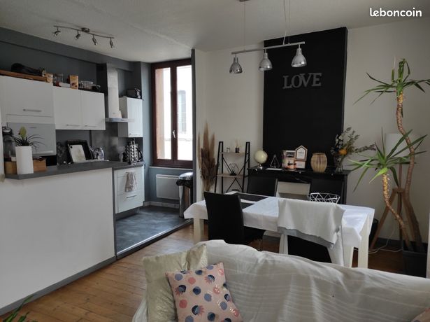 T2 meuble quartier palais 490 cc