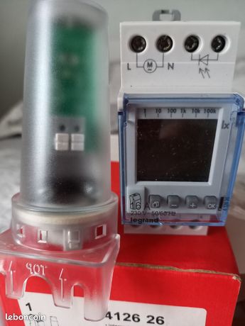 Merlin Gerin 15368 Interrupteur crépusculaire IC2000 modulaire 2 à 2000