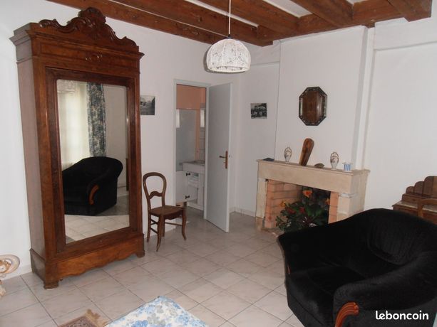 Chambre meublée