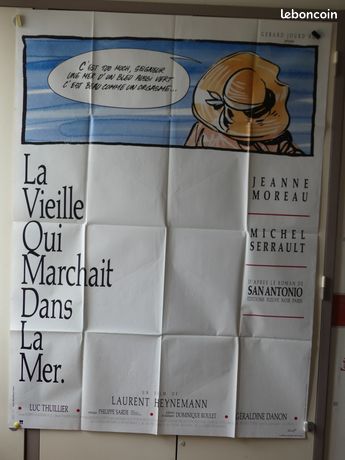 Affiche de cinéma : LA VIEILLE QUI MARCHAIT DANS LA MER