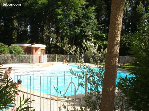 Part. Loue T2 de 48m2 Parking dans résidence standing sécurisée avec piscine