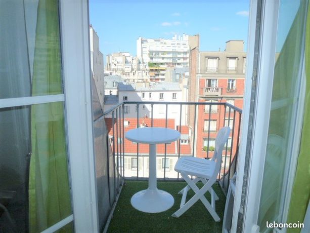 Studette meublée avec Balcon Malesherbes 75017