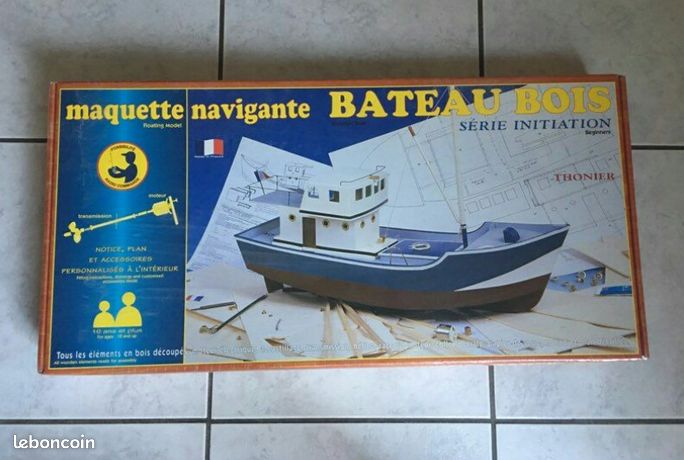 Maquette bateau en bois : Bateau remorqueur - Soclaine - Rue des Maquettes