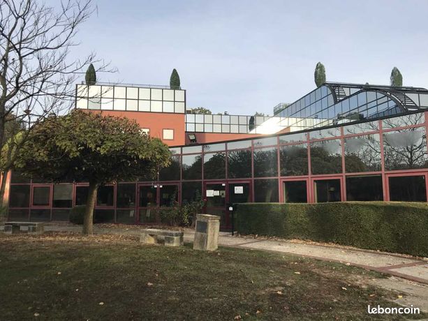 Bureau 641 m²